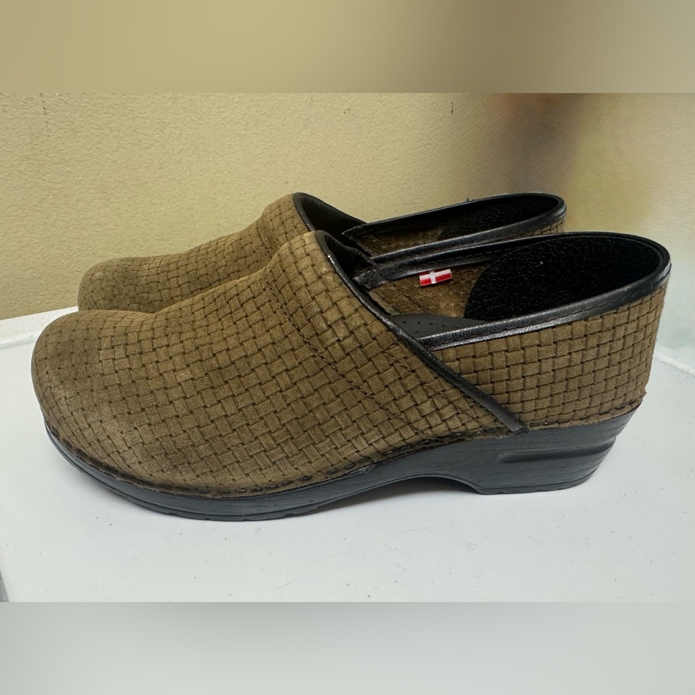 Brown Suede Sanita Danish Clogs Sz 41 EU 10 US great cond